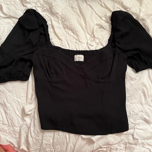 Aritzia Wilfred - Novella Shortsleeve Blouse in Light Birch - Picture 3 of 3